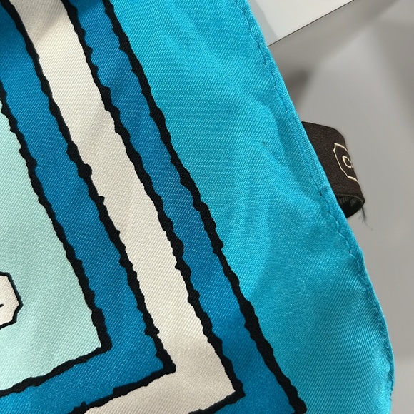 Super Rare Coach Hangtag Square Scarf - Picture 8 of 14